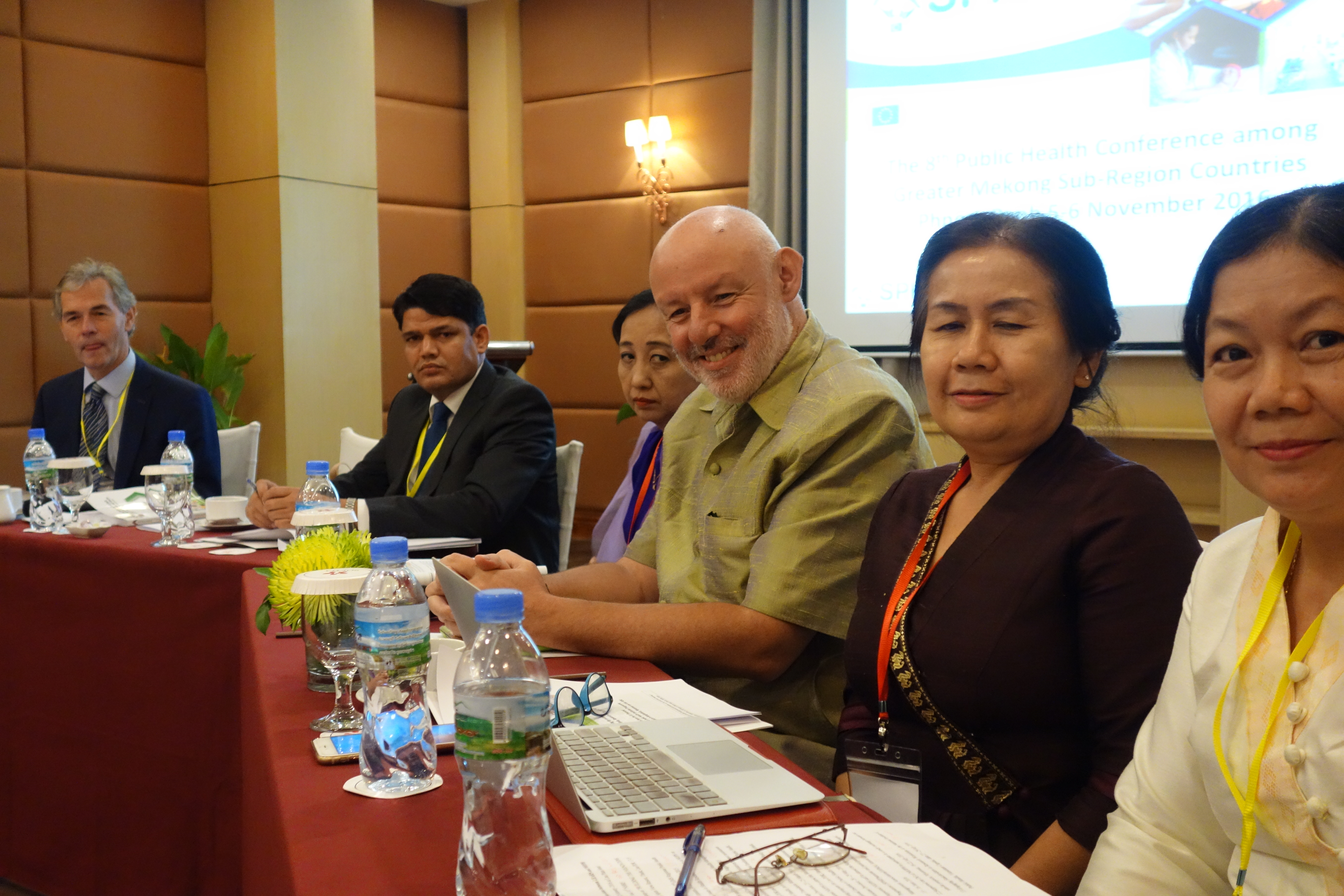 Photo group of SPHIP projects and Support Team at the Round table