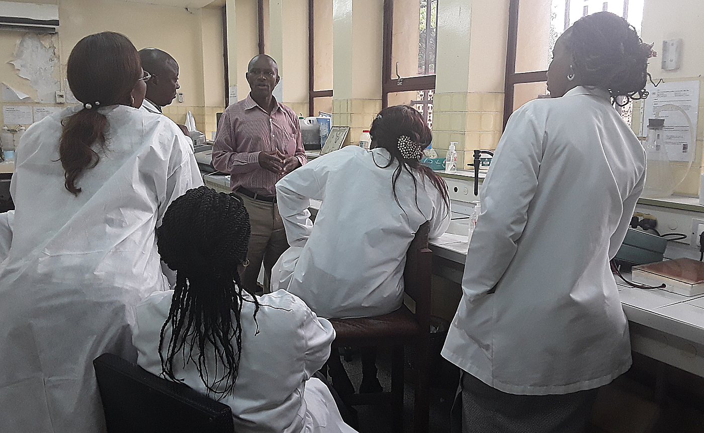 Instructeur et participants dans l