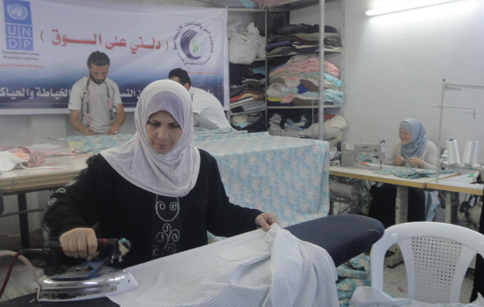 women_sewing_workshop_in_qamishli2_undp_2013_web.jpg