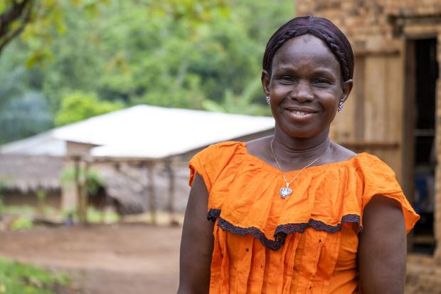 Grâce au projet RELSUDE, Rose POUMADE s’est organisée en groupement avec d’autres agriculteurs ce qui d’après elle améliorera le rendement de leurs cultures. ©Christian Moïse Nzengue