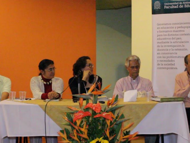 De izquierda a derecha: Carlos Mario Jaramillo, Apolonia Bedoya, Hilda Mar Rodríguez, Ernesto Sánchez y Mario Alberto Gaviria.