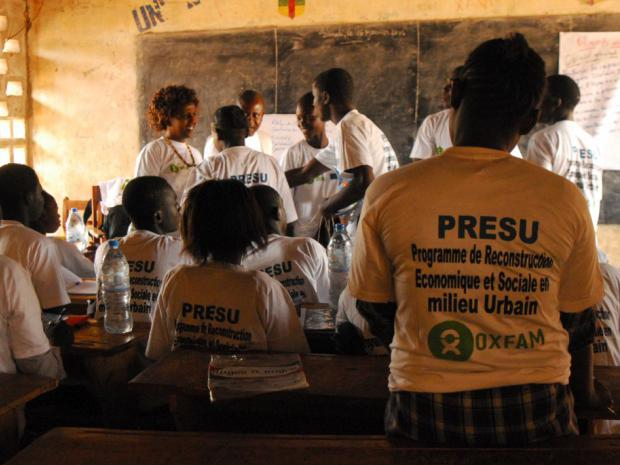 Formation en hygiène pour l´équipe de benevoles (c) M. J. Agejas / Oxfam Intermón