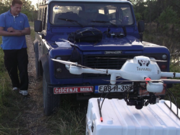 ICARUS and partners setting up their multi-rotor UAV to inspect flooding. Credit: ICARUS.
