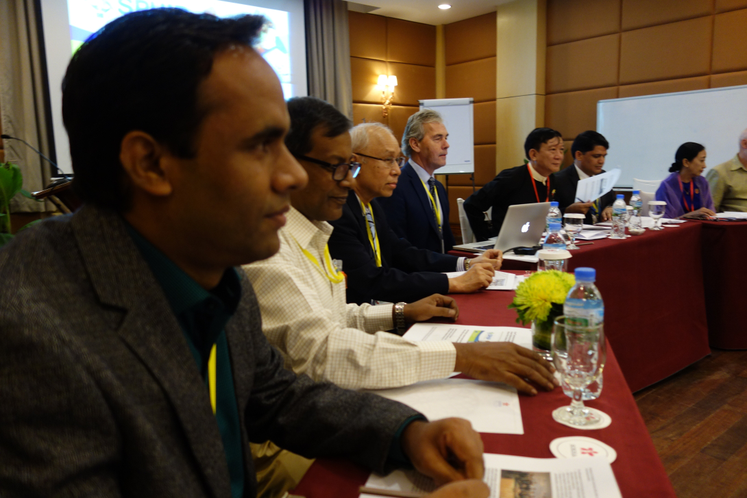 Photo group of SPHIP projects and Support Team at the Round table