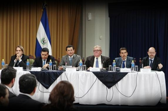 De izqda. a dcha. René Lauer, Alex Segovia, Hugo Martínez, Carlos Cáceres, Ernesto Ojeda y Tomás Pallás