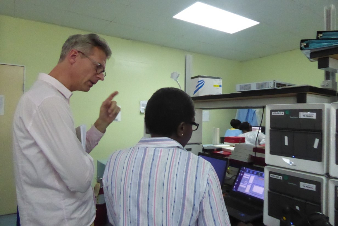 Mr. Christian Grau also visited the IMIS Tabarre Center, one of the sites participating in the pilot study on the prevalence of multidrug-resistant TB (MDR-TB).