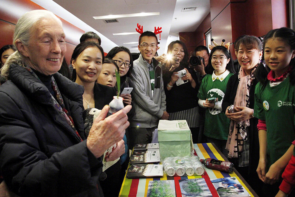 Jane Goodall with Roots &amp; Shoots members in China © The Jane Goodall Institute