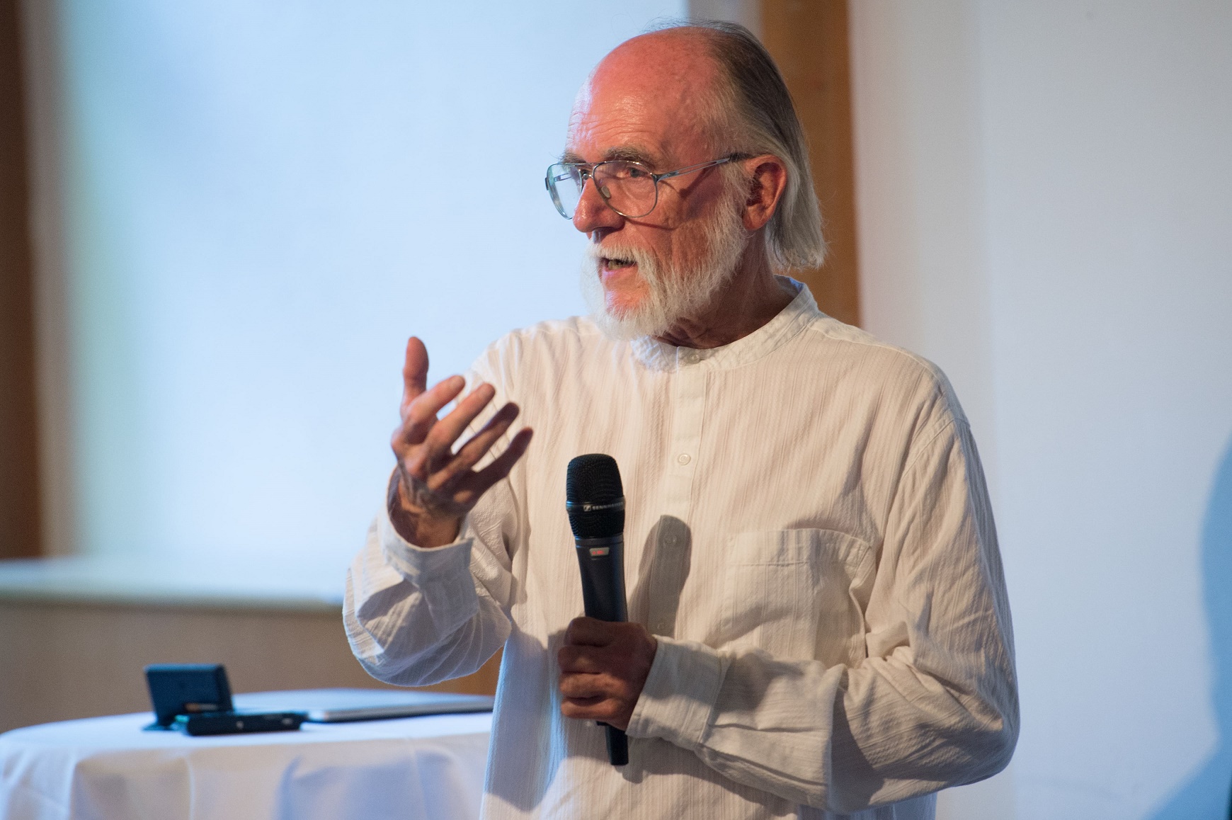 Picture of Michael Quinn Patton talking