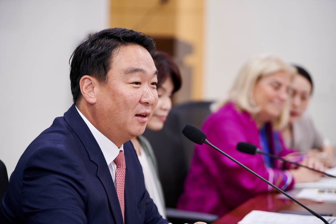 Hee-yong Jung MP and Forum Co-Chair gives an address to the students at the 14th University Students Climate Academy - Seoul 1 July 2024   Courtesy of the EU Delegation to the RoK - EU-RoK Green Partnership Programme