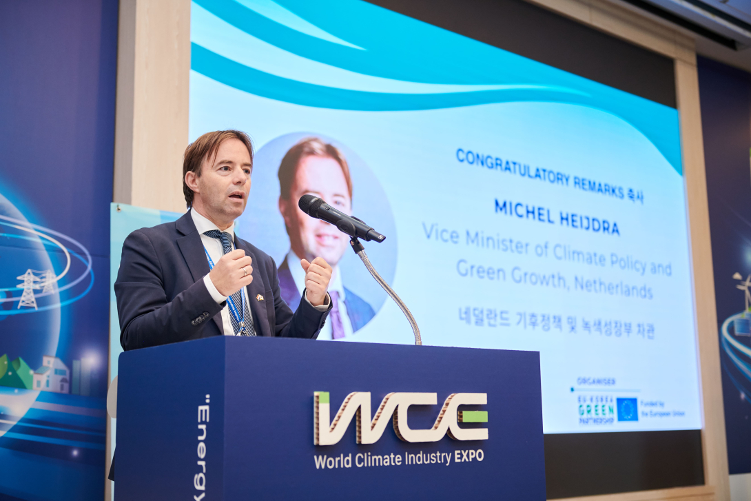 Michel Heijdra, Vice Minister of Climate Policy and Green Growth of the Netherlands, on AI & Energy for the EU-Korea Green Partnershipat the WCE, 27 August, Busan, South Korea
